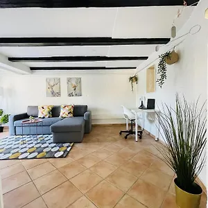 Aday - Charming With Terrace Apartment